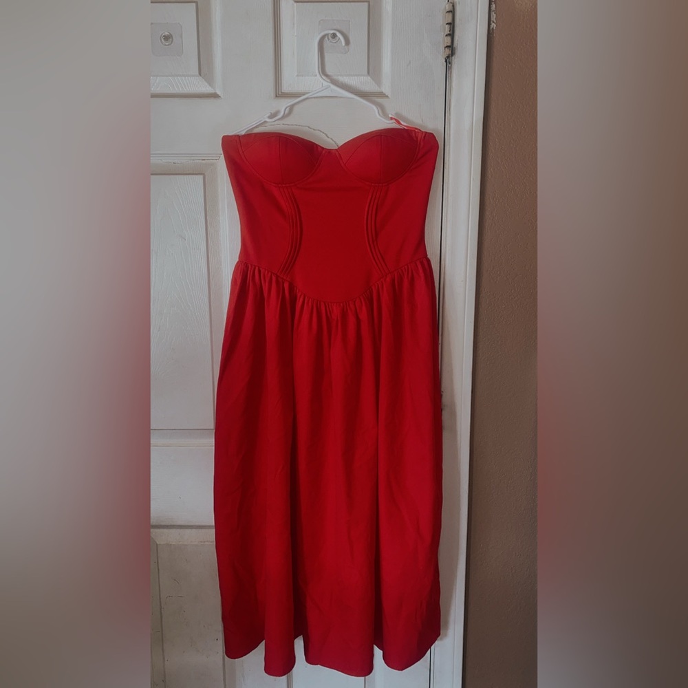 Elegant Red Strapless Dress